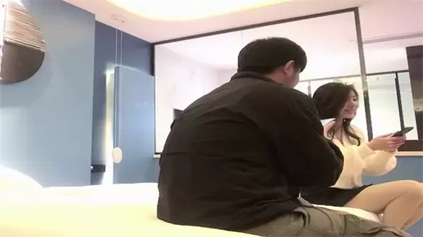重庆校花约啪实录！中长发黑裙极品女神，淫叫声浪高潮迭起！