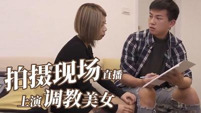 爆乳纹身辣妹发骚勾引摄影师,巨乳狂抖激情四射!