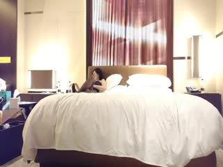 来点情趣女仆装黑丝,新视角口交舔屌,骑上来扭动小腰,呻吟娇喘非常酥麻(1)
