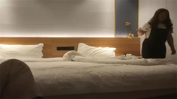 排骨小哥狂操良家肥臀骚妇 后入式猛干白嫩巨尻