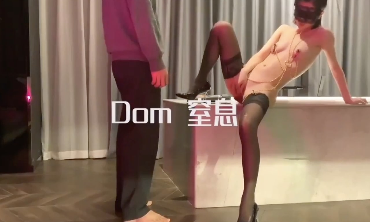 调教Dom窒息咖啡店女老板后续