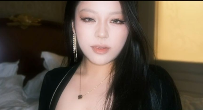 【推特抖音巨乳】奶香婴儿肥/7F 赴港专业拍摄做爱记录视频 最新高清露脸跪口深喉吃鸡口爆 无套内射后入女上 骚话连篇清晰对白